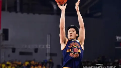 詹姆斯与新队友同场训练，深度互动打造篮球兄弟情谊终极指南